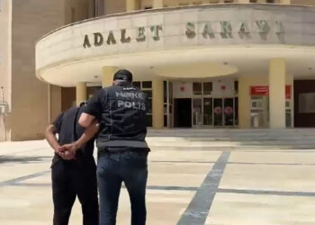 Narkotik ekiplerinden otobüse şok baskın: Valizdeki giysilerin arasından zehir fışkırdı
