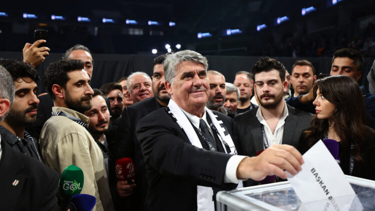Beşiktaş Kulübü Olağanüstü Seçimli Genel Kurul Toplantısı başladı