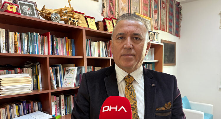 Aile içinde 'phubbing' tehlikesi: "Telefon insanlar arasındaki göz göze iletişimi bölüyor"