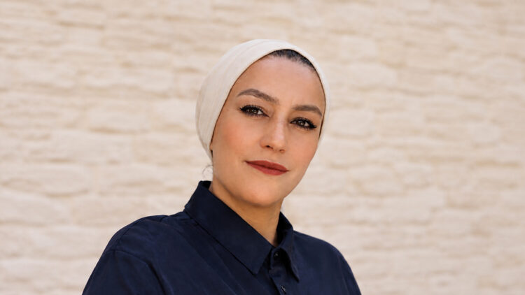 Ödüllü Yazar Halise Aydoğdu: Yaşam mücadelesinden edebiyata uzanan bir yolculuk