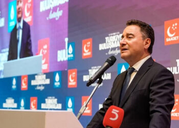 Ali Babacan’dan sert ekonomi eleştirisi: "Borsada 100 milyar doların üzerinde değer kaybı var"