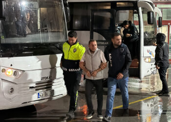 Hesaplarında 14 milyar lira işlem hacmi olan yasa dışı bahis şüphelilerine operasyon: 62 tutuklama