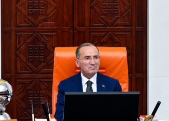 Bekir Bozdağ TBMM Başkanvekilliği görevinden istifa etti
