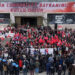 Beşiktaş’ta Cumhuriyet yürüyüşü düzenlendi: Taraftar grubu da katıldı