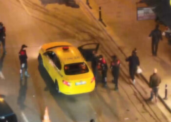 Beyoğlu’nda dron destekli denetim: Aranan 22 kişi yakalandı