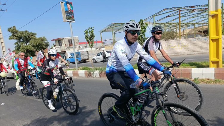 İran'da öldürülen çocuklar için 2 bin 865 kilometre pedal çevirdiler