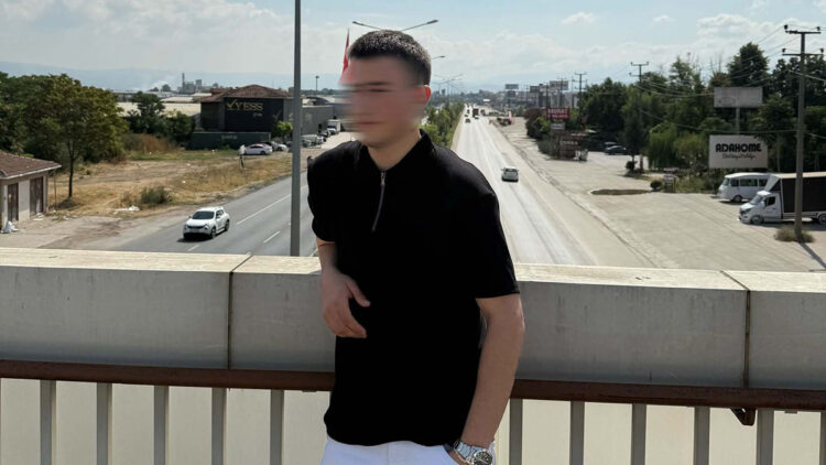 Bursa'da feci kaza: Otomobille çarpışan motosikletin sürücüsü hayatını kaybetti