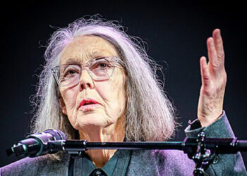 Anne Carson’a Nobel: Edebiyatın sınırlarını aşan bir yazarın hikâyesi