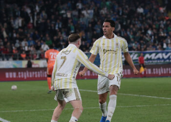 Çaykur Rizespor-Fenerbahçe maç sonucu: Fenerbahçe deplasmanda 3 golle kazandı!