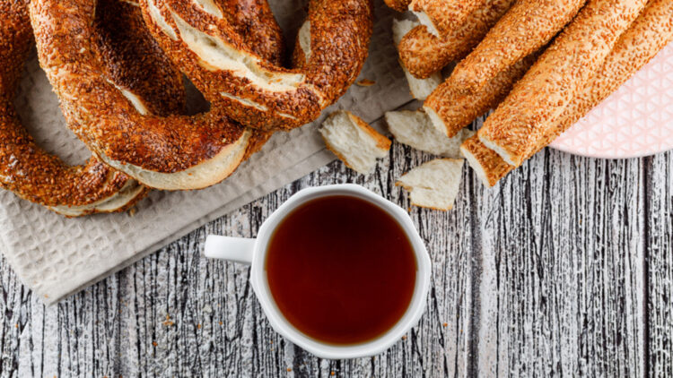 Simit, çay ve Tunalı boyunca yürümek: Şehrin en değerli lüksü