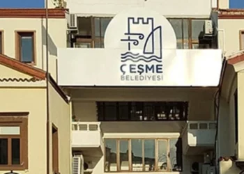 Çeşme Belediyesi’ne operasyon: Başkan yardımcısı ve müdür gözaltında