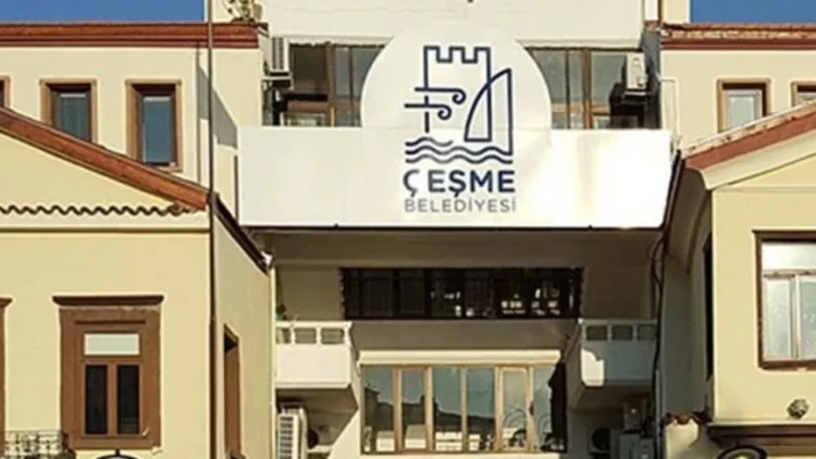 Çeşme Belediyesi’ne operasyon: Başkan yardımcısı ve müdür gözaltında