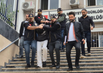Küçükçekmece'de cinayet anı kamerada; 2 şüpheli yakalandı
