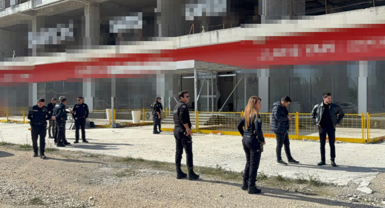 Bursa'da 250 milyon liralık alacak husumet doğurdu: İnşaat firmasının satış ofisine silahlı saldırı