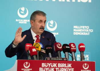 Destici’den yeni anayasa çağrısı: "Milli iradenin istediği sivil ve demokratik bir anayasa şart"
