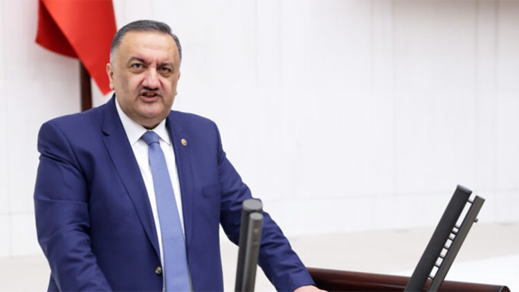 DEVA Partili isimden sert eleştiri: “3Y ile mücadele düsturuyla çıkılan yolun sonunda, 3Y katmerleşti”