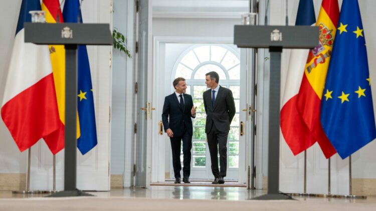 Macron'dan İngiltere’ye çağrı: AB'ye dönün