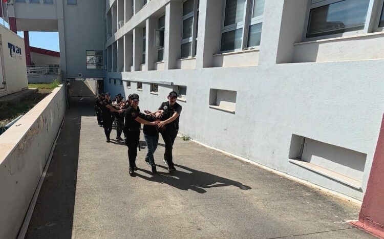 Adana'da 100 kilo esrar ele geçirildi; 3 tutuklama