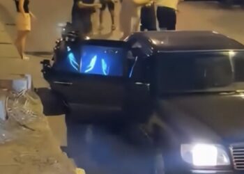 Büyükçekmece’de trafik kavgası: Küfür edince tekme yumruk birbirlerine girdiler