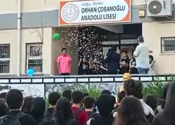Tükürük bezi kanserini yenen Buse, okula yeniden döndü
