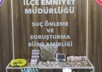 İzmir'de uyuşturucu satıcılarına operasyon