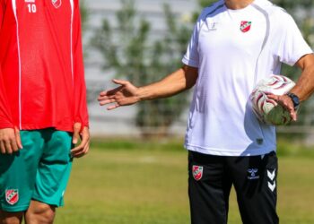 Karşıyaka'da Uysal şampiyonluğa inanıyor