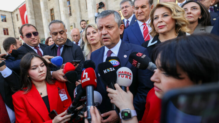 Özgür Özel’den Erdoğan’a fon soruşturması ve İstanbul çıkışı: “Hesabı ilk seçimde görülecek”