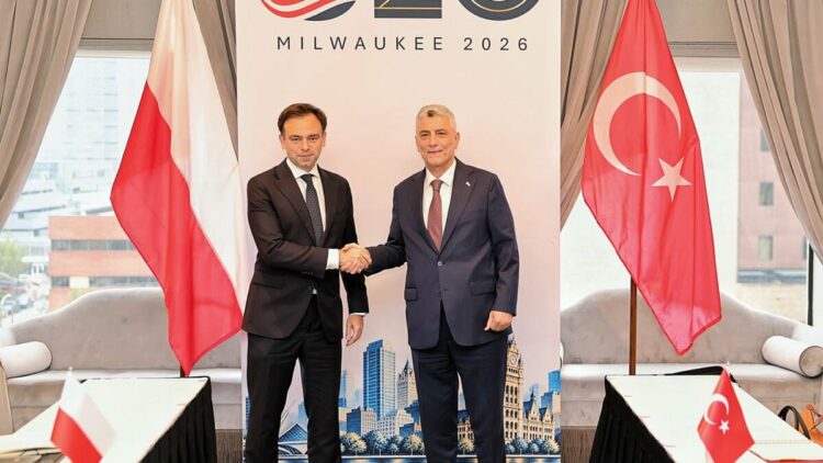 Bakan Bolat, Polonyalı mevkidaşı Domański ile bir araya geldi