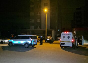 Sevgilisinin eski kocasından kaçmak isterken 3'üncü kattan düşüp, yaşamını yitirdi