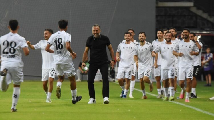 Altay evinde Alanya ile rakip