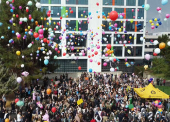 Lösemiyi yenen Hasan için gökyüzüne balon bırakıldı