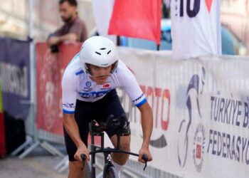 Muğla Büyükşehir Belediyespor'un şampiyon pedalı milli formayı giyecek