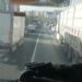 Mardin’de sürücüler, itfaiye aracına ‘fermuar yöntemiyle’ yol verdi
