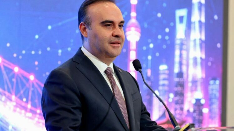 Bakan Kacır: Milli uzay vizyonumuz dünya ile buluşuyor