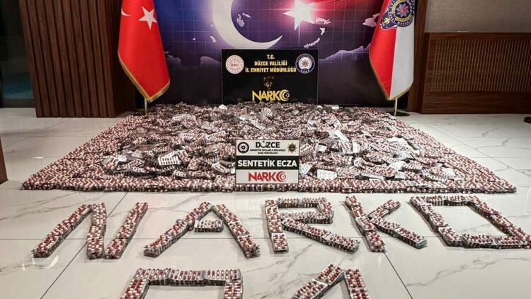 İki yolcu otobüsünde 22 milyon lira değerinde uyuşturucu ele geçirildi; 2 şüpheli tutuklandı