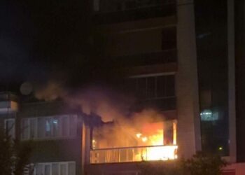 Aydın’da 9 katlı binada yangın: 5 kişi dumandan etkilendi