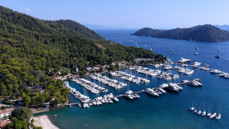 Bakan Kurum: Fethiye'nin mavisi emin ellerde