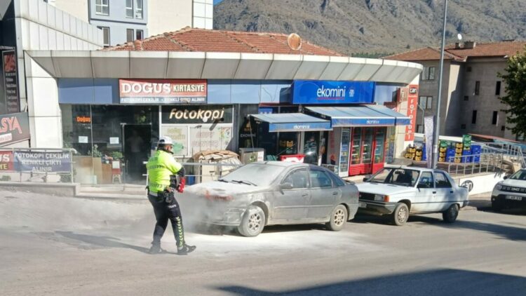 KPSS’ye girdi, sınav sırasında otomobili yandı