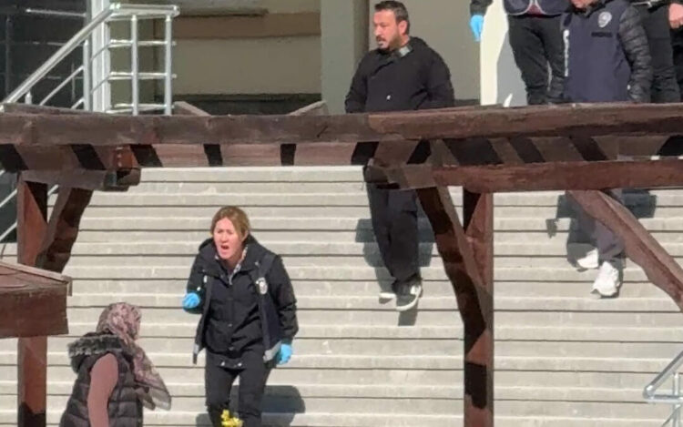KPSS sınavına 1 dakika geç kalan aday, içeri alınmayınca sinir krizi geçirdi