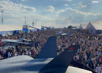 TEKNOFEST Güneydoğu'ya ziyaretçi akını; yürüyüş zorlaştı, trafik kilitlendi