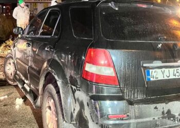Cip, iş yerinin bahçe duvarına çarptı: 4 yaralı