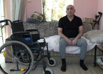 Bir gecede felç kaldı, tekrar adım atabilmek için 3 yıldır çalışıyor