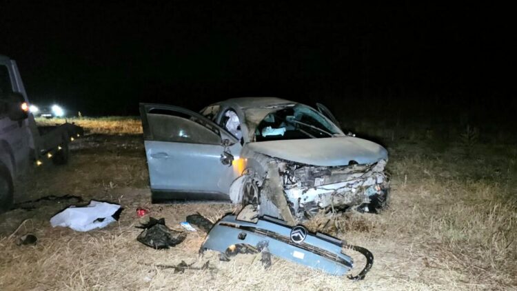 Kaçak göçmenleri taşıyan otomobil takla attı; 9 yaralı