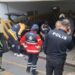 Maltepe'de otopark girişindeki duvara çarpan otomobilin sürücüsü ve köpeği yaralandı