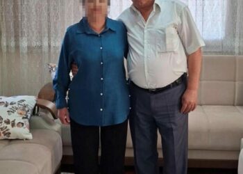 Evde bıçakla boğazından yaralanan kişi öldü, eşi gözaltına alındı