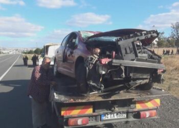 Silivri'de otomobil takla attı: 1'i çocuk 3 yaralı