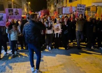 Bursa'da sevgilisi tarafından boğazı kesilerek öldürülen Gökçe için yürüyüş düzenlendi