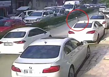 Yola çıkan çocuk, kazaya neden oldu