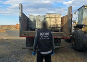İzmir'de 10,1 ton kaçak akaryakıt ele geçirildi