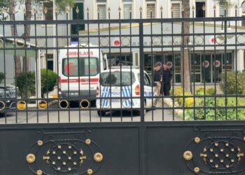 Adliyede taraflar arasında kavga: 2 yaralı